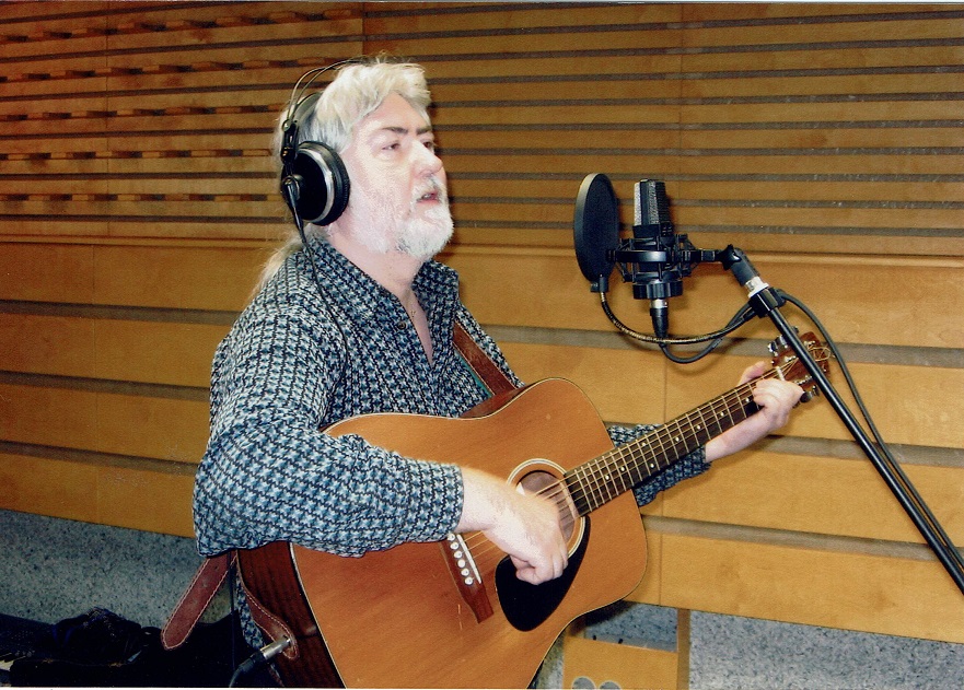 13 - Charlie huláká Bílou sobotu